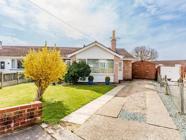 Bungalow for sale in Stokesby, Norfolk