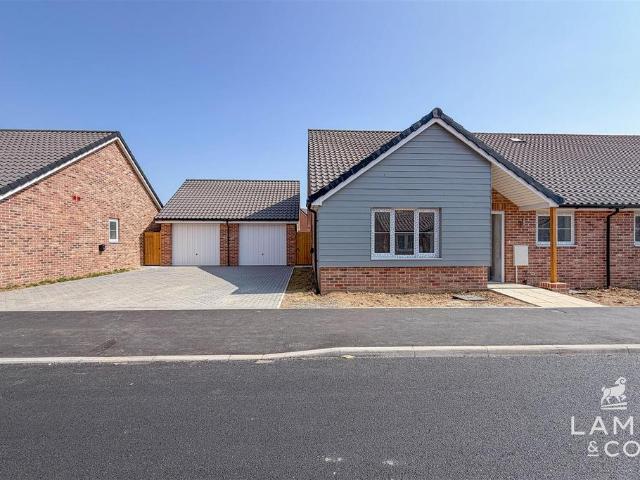 Bungalow for sale in Dale Hill, Essex