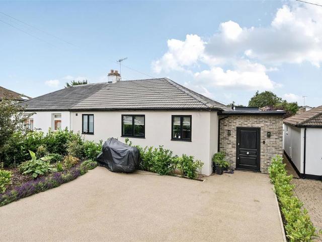 Bungalow for sale in Bushey, Bushey Heath
