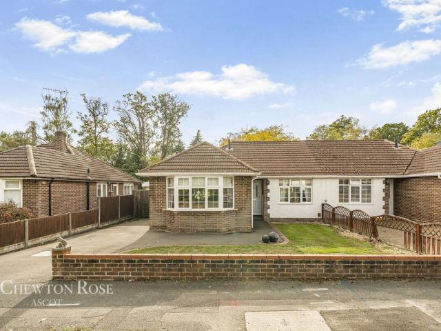 Bungalow for sale in Chavey Down, Winkfield
