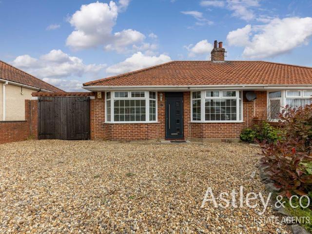 Bungalow for sale in Heartsease, East Bank