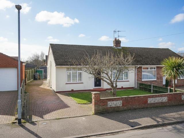 Bungalow for sale in Stokesby, Norfolk