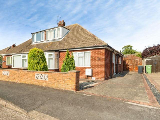 Bungalow for sale in New Waltham