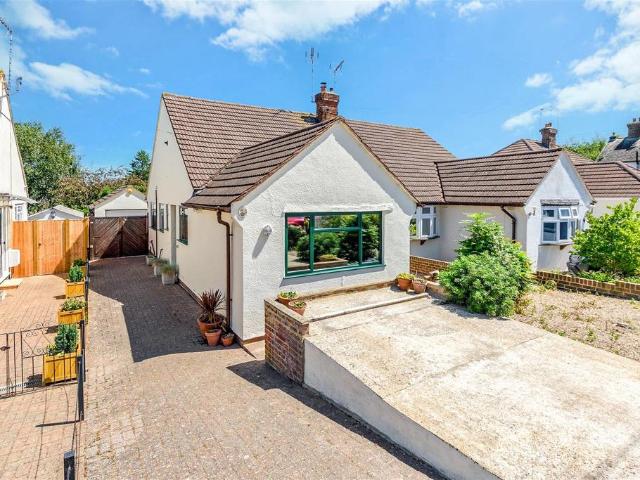 Bungalow for sale in Hawley, Monks Orchard