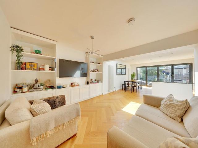 Bungalow for sale in Green Street Green, Greater London