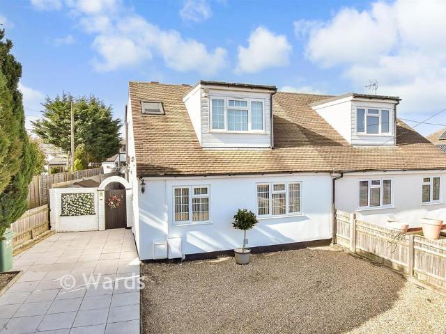 Bungalow for sale in The Butts, Kent