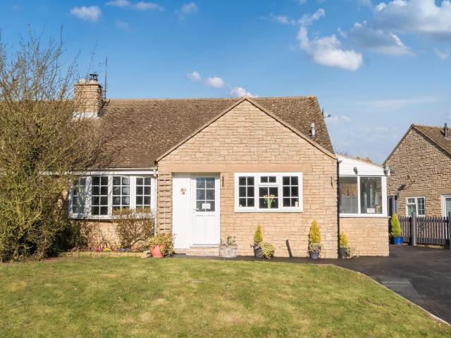 Bungalow for sale in Evershot, Oxfordshire