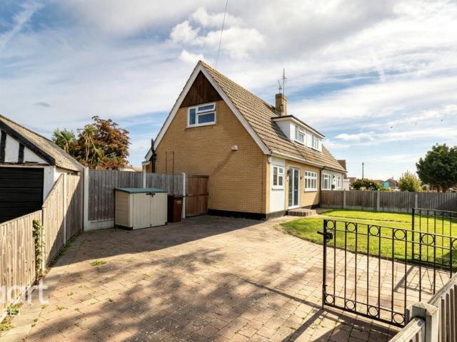 Bungalow for sale in Winter Gardens, Castle Point