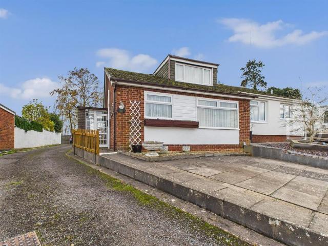 Bungalow for sale in Overslade, New Bilton