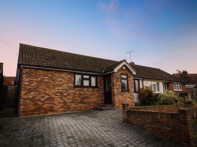 Bungalow for sale in Clapgate, Navestock Side
