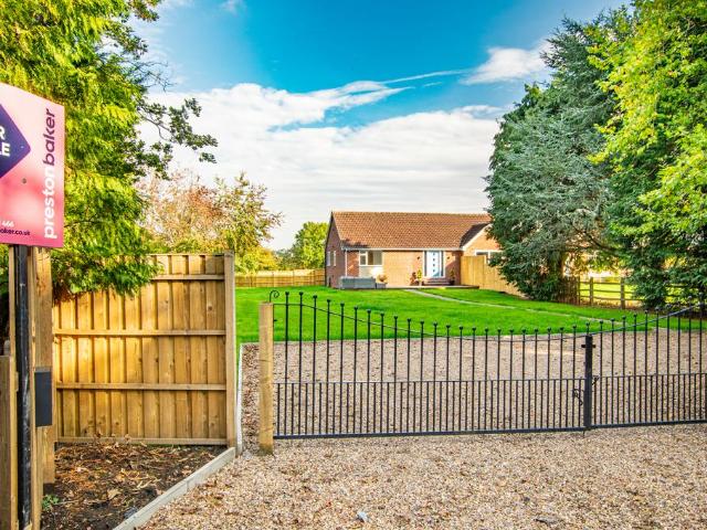 Bungalow for sale in Barwick in Elmet and Scholes, Garforth