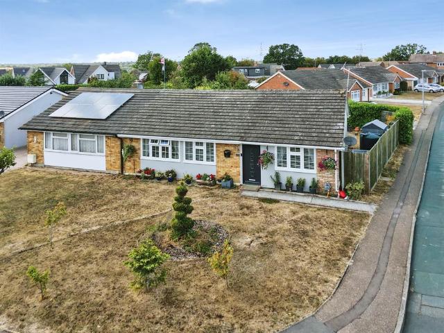 Bungalow for sale in Chipping Hill, Essex