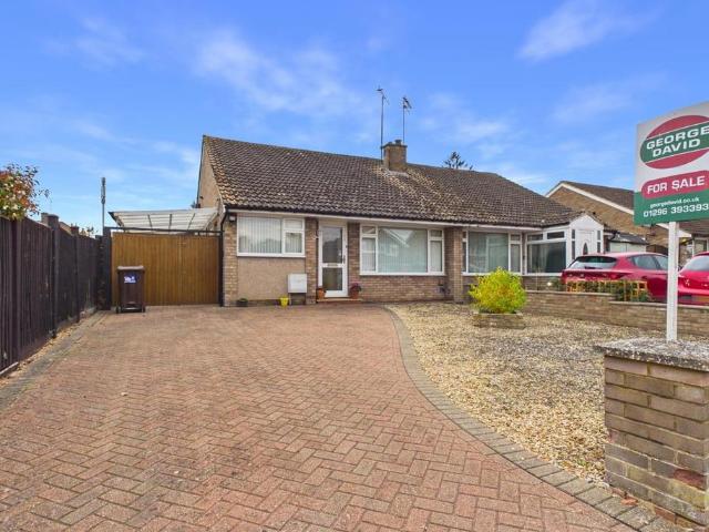 Bungalow for sale in Broughton, Aylesbury
