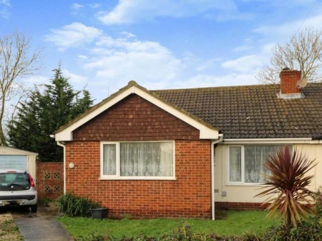 Bungalow for sale in Sandwich, Ash