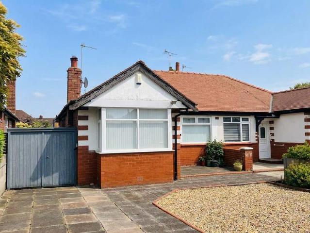 Bungalow for sale in Marshside, Sefton