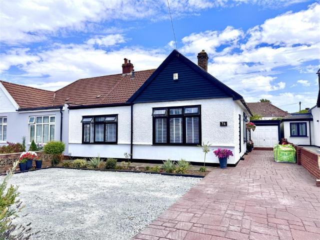 Bungalow for sale in Crook Log, Welling
