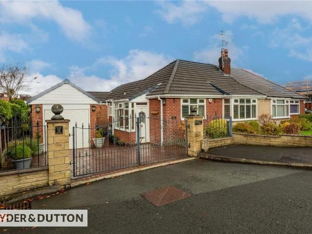 Bungalow for sale in Shaw and Crompton, Pendock