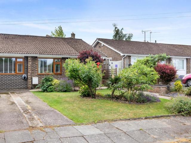 Bungalow for sale in Ewens Farm, Golden Valley