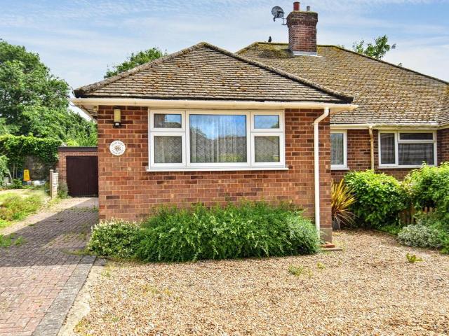 Bungalow for sale in The Butts, Kent