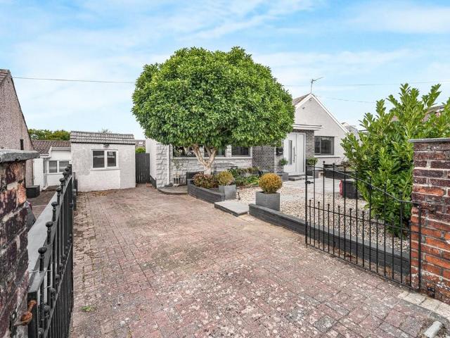 Bungalow for sale in Cefn Glas, Wales