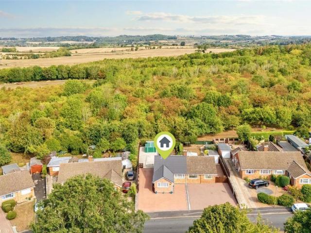 Bungalow for sale in Hampton, Crookhill