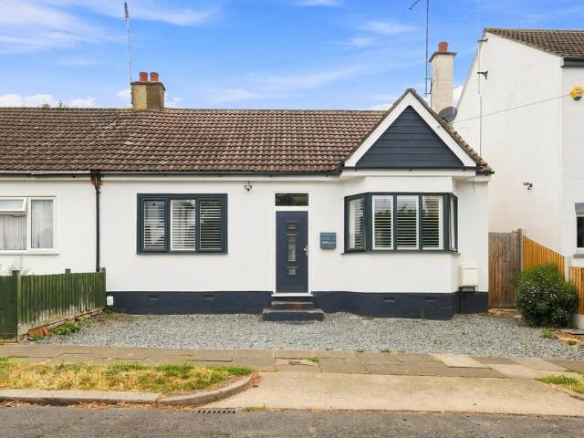 Bungalow for sale in Alton Barnes, Essex