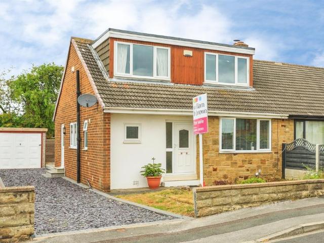 Bungalow for sale in West Ardsley, Tingley