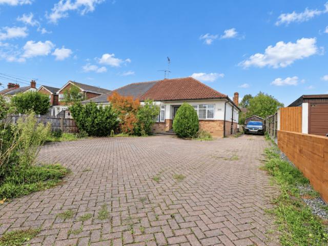Bungalow for sale in Rayleigh, Rochford