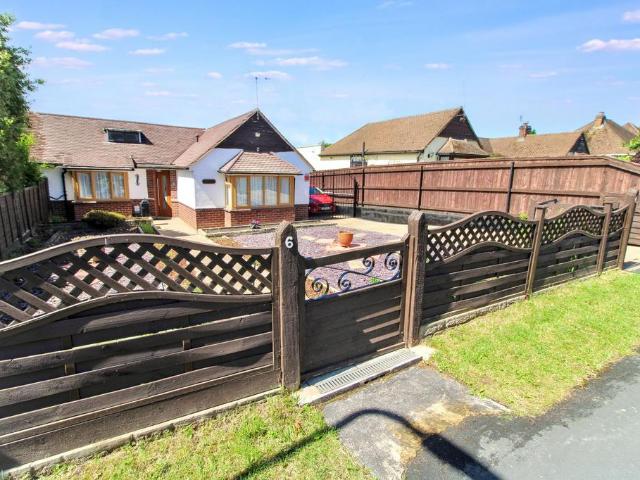 Bungalow for sale in Penn Bottom, Buckinghamshire