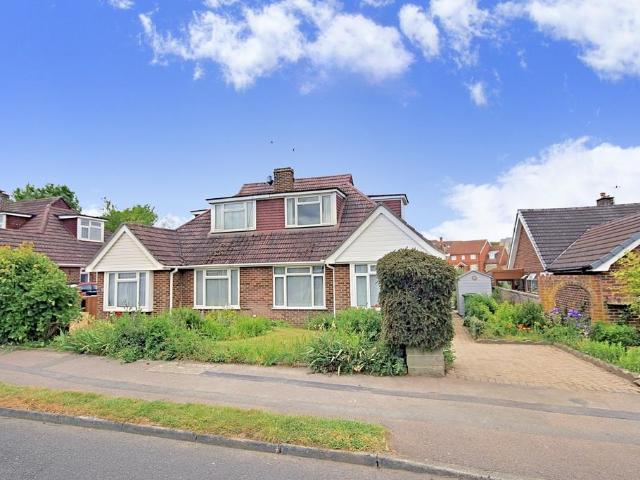 Bungalow for sale in Allington, Midway