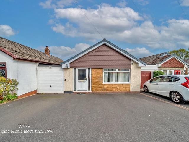 Bungalow for sale in Landywood, South Staffordshire