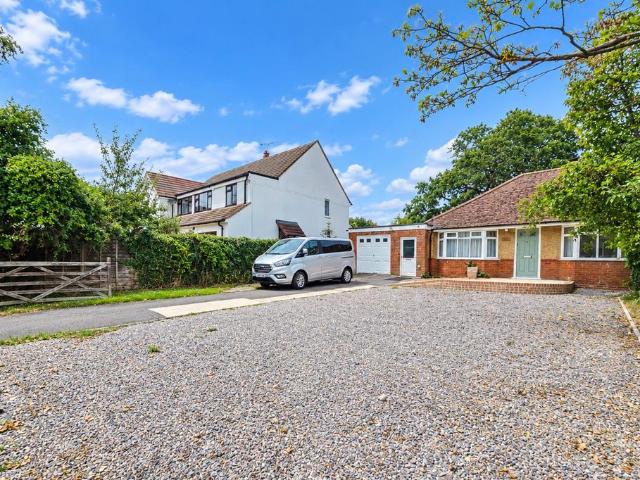 Bungalow for sale in Shinfield, Spencers Wood