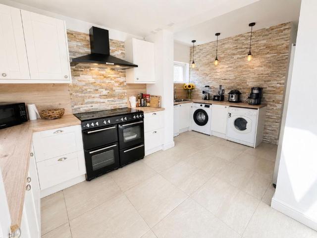 Bungalow for sale in Alton Barnes, Essex