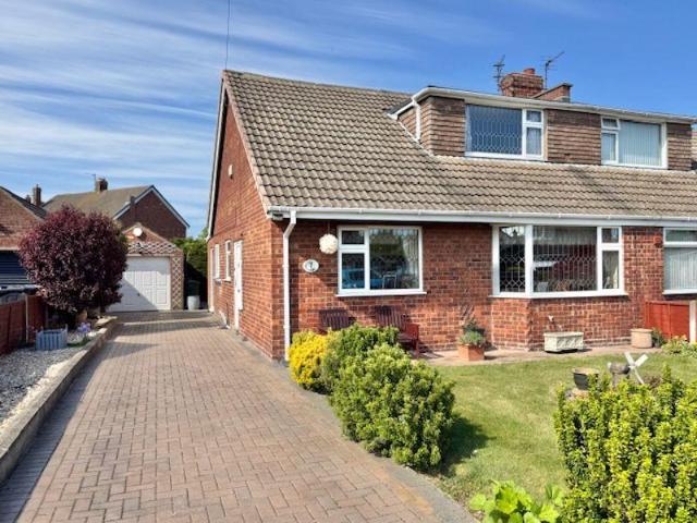 Bungalow for sale in New Waltham
