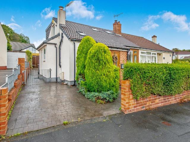 Bungalow for sale in Cragg Hill, Leeds
