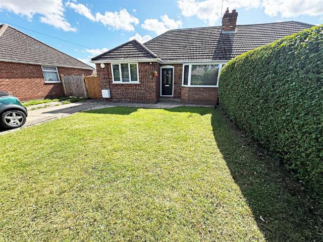Bungalow for sale in New Waltham