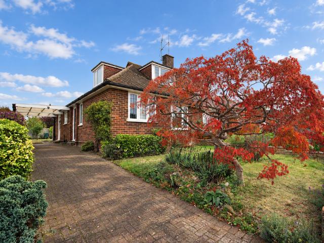 Bungalow for sale in Highway, Maidenhead
