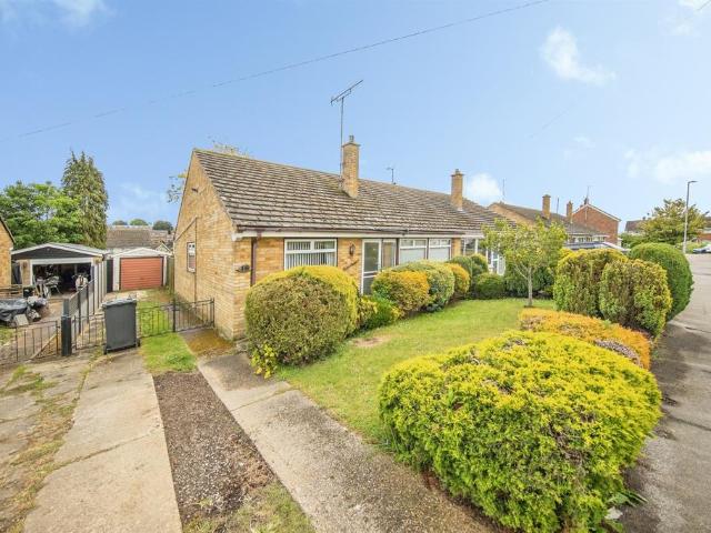 Bungalow for sale in Key Street, Suffolk