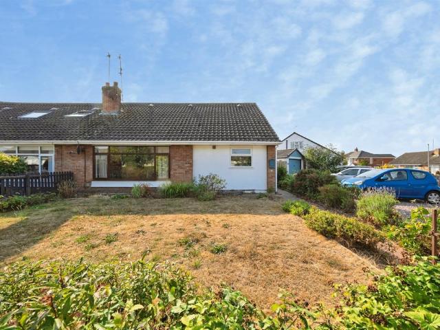 Bungalow for sale in Newton, Frankby