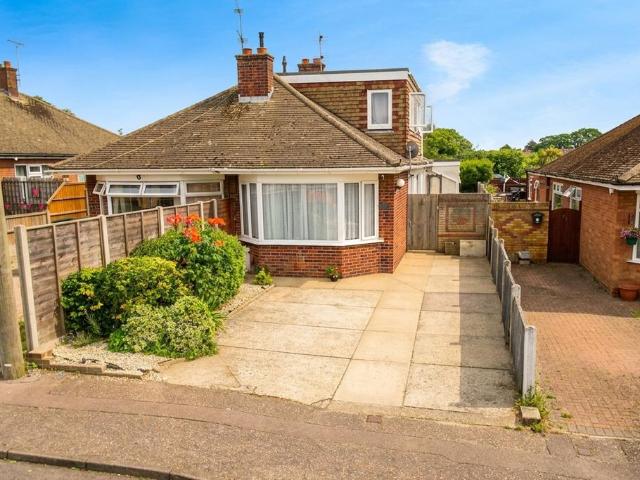Bungalow for sale in Stokesby, Norfolk