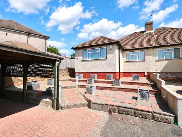 Bungalow for sale in St Paul's Cray, Greater London