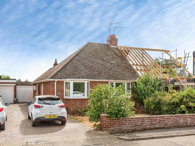 Bungalow for sale in Highcroft, Berrick Salome