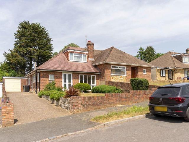 Bungalow for sale in London Borough of Croydon, Kenley