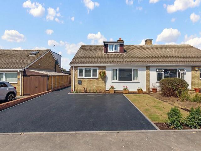 Bungalow for sale in Alderminster, Warwickshire