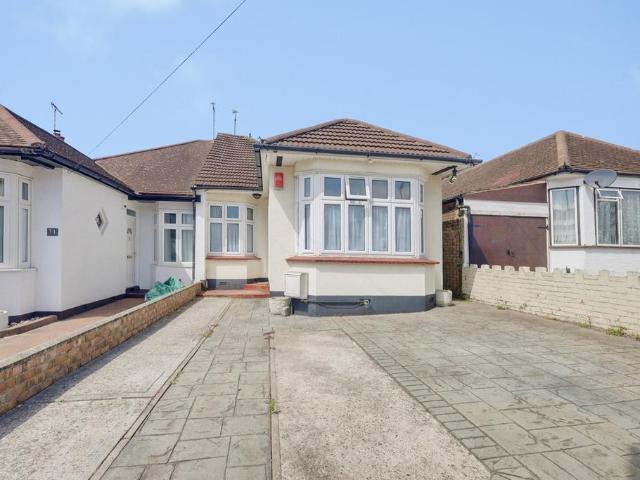 Bungalow for sale in Alton Barnes, Essex