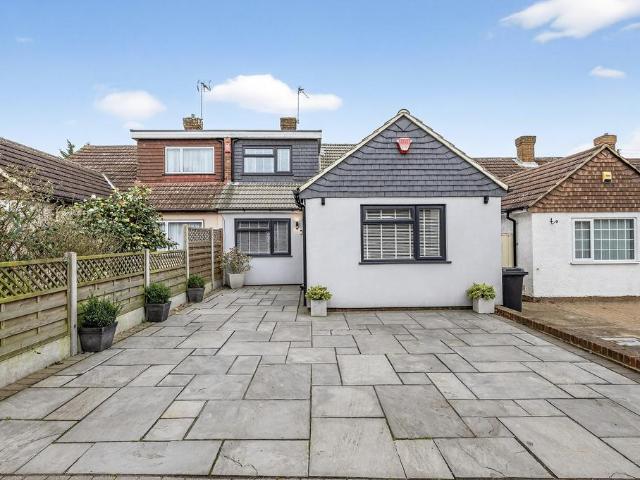 Bungalow for sale in The Butts, Kent