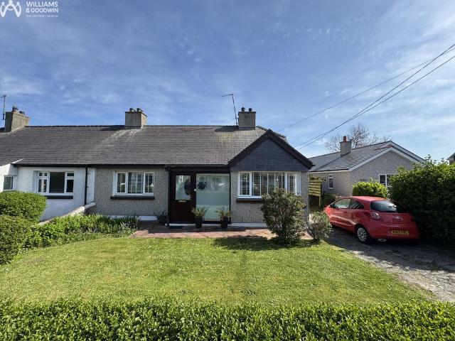 Bungalow for sale in Valley, Ynys Môn / Isle of Anglesey
