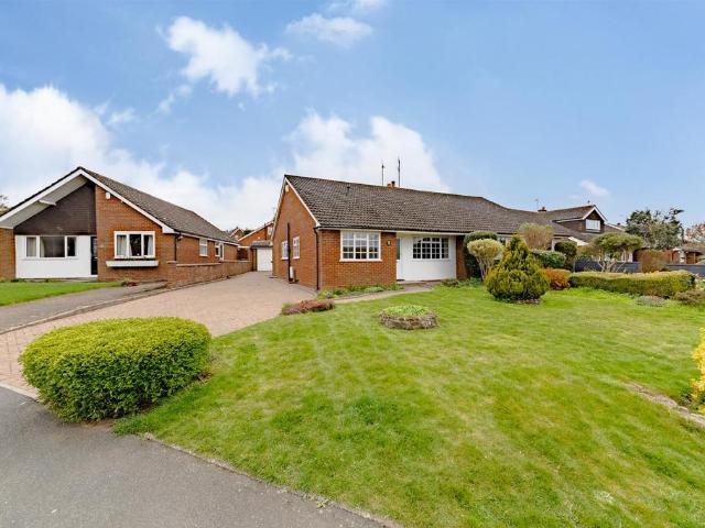 Bungalow for sale in Harlington, Bedfordshire