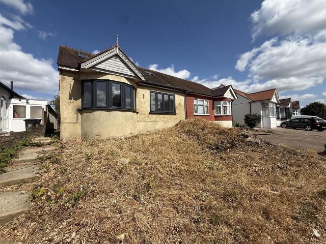 Bungalow for sale in Chingford, Greater London