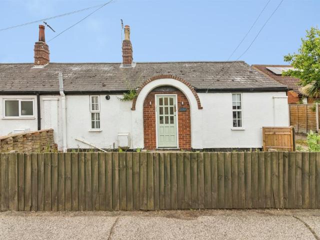 Bungalow for sale in Eastbridge, Suffolk